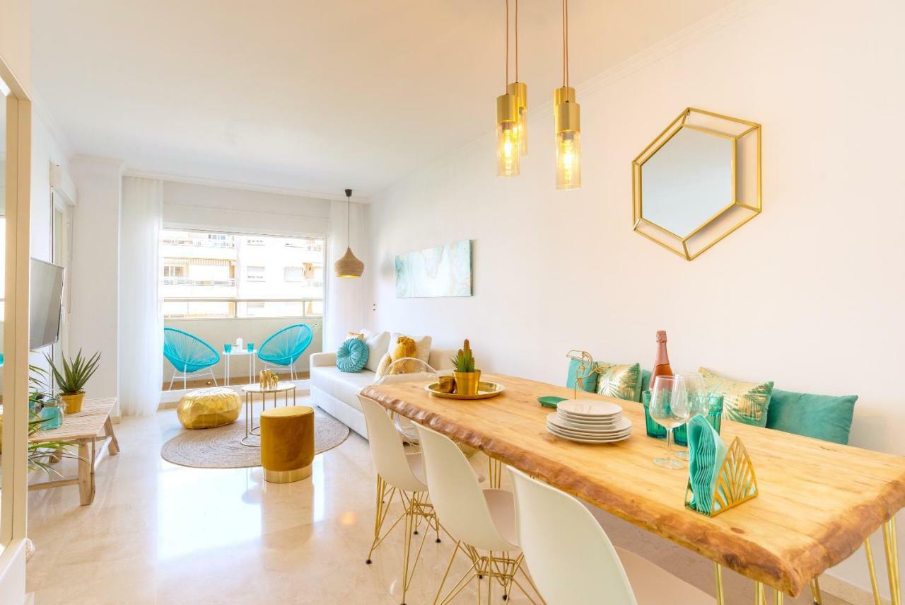 Charming Apartment On The Beach - Pool And Parking 말라가 외부 사진