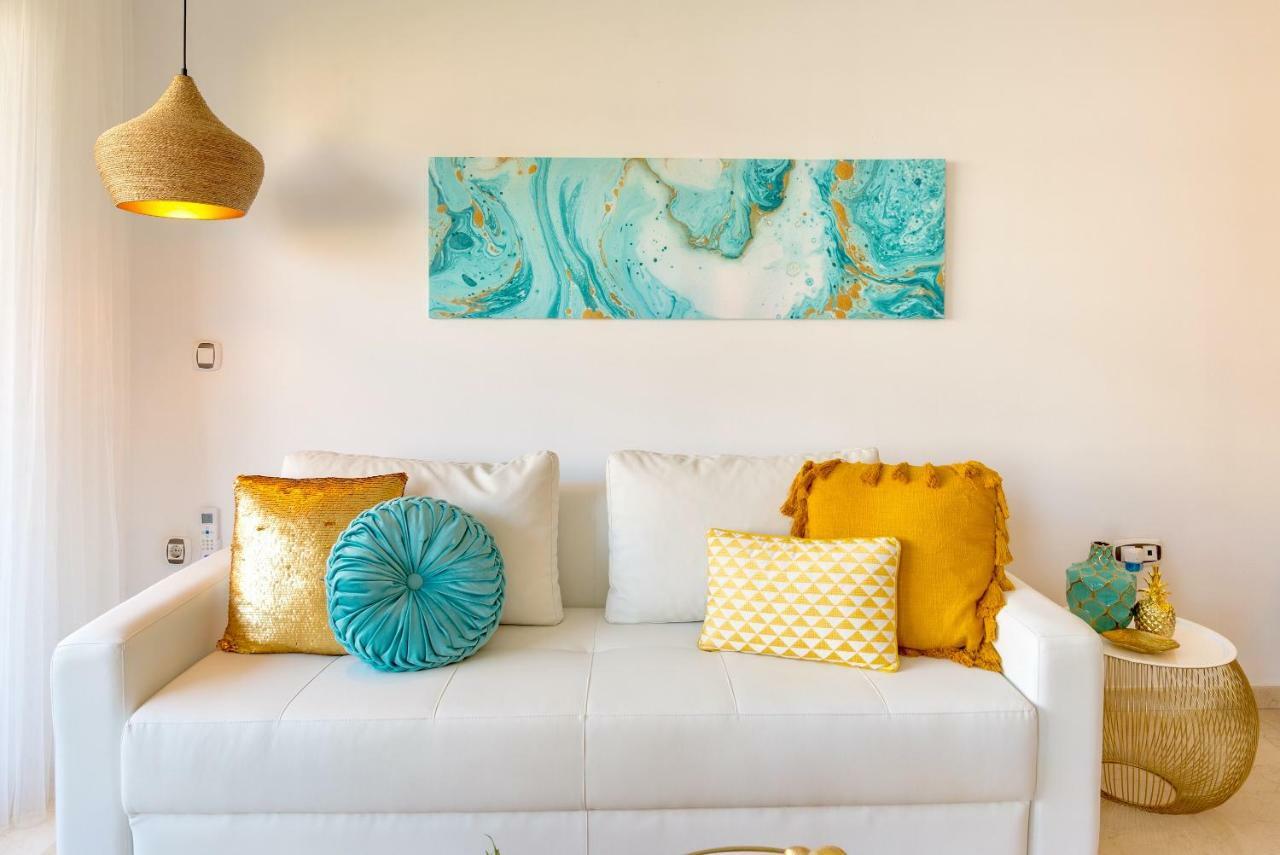 Charming Apartment On The Beach - Pool And Parking 말라가 외부 사진