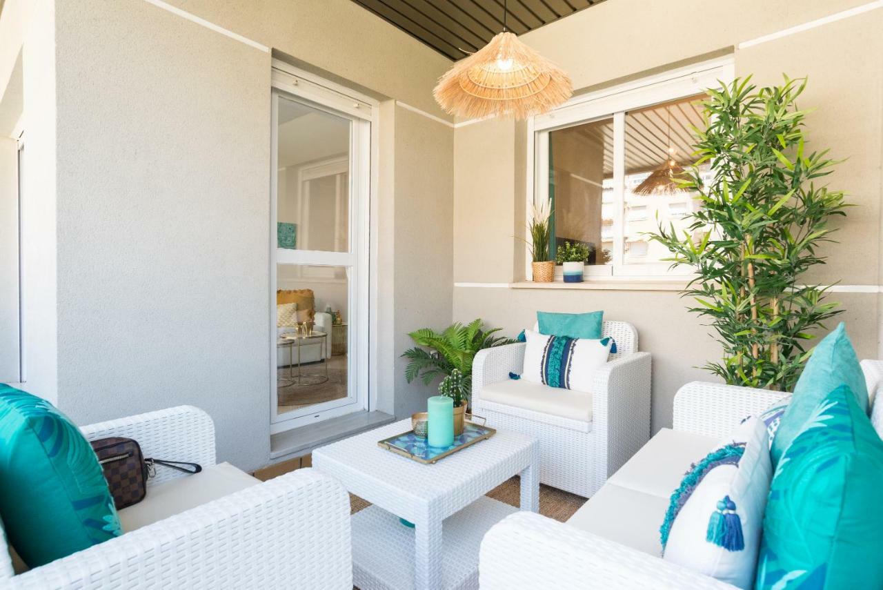 Charming Apartment On The Beach - Pool And Parking 말라가 외부 사진