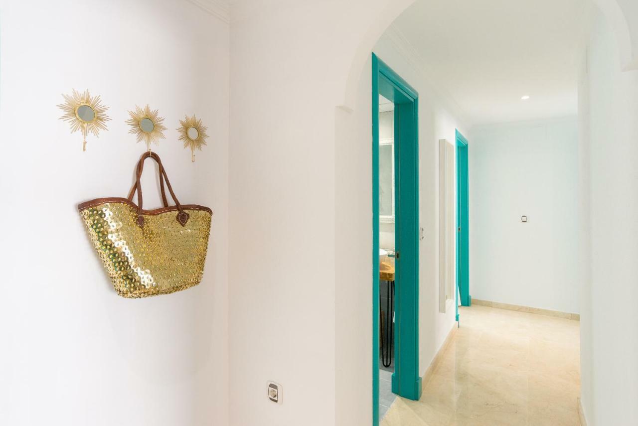 Charming Apartment On The Beach - Pool And Parking 말라가 외부 사진