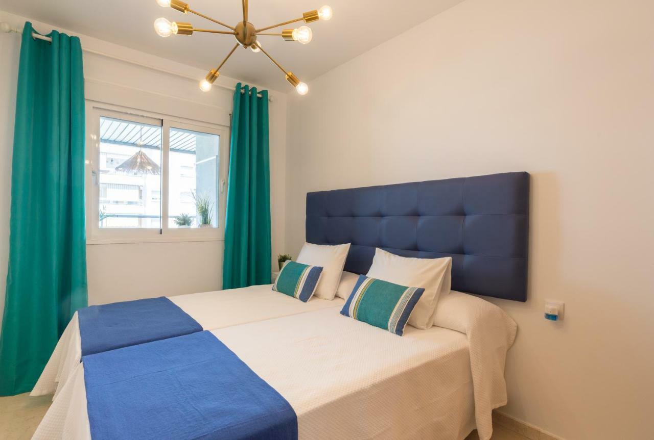 Charming Apartment On The Beach - Pool And Parking 말라가 외부 사진