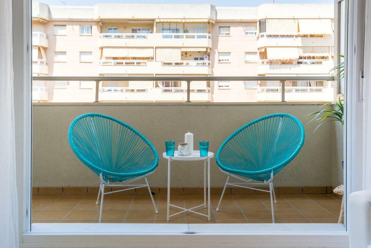 Charming Apartment On The Beach - Pool And Parking 말라가 외부 사진